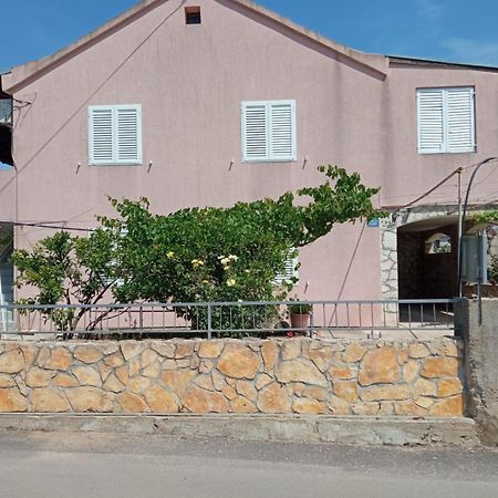סטארי גראד Guesthouse Eljuga Family מראה חיצוני תמונה