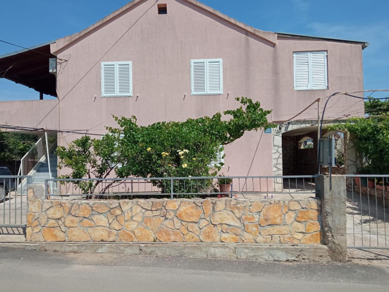סטארי גראד Guesthouse Eljuga Family מראה חיצוני תמונה