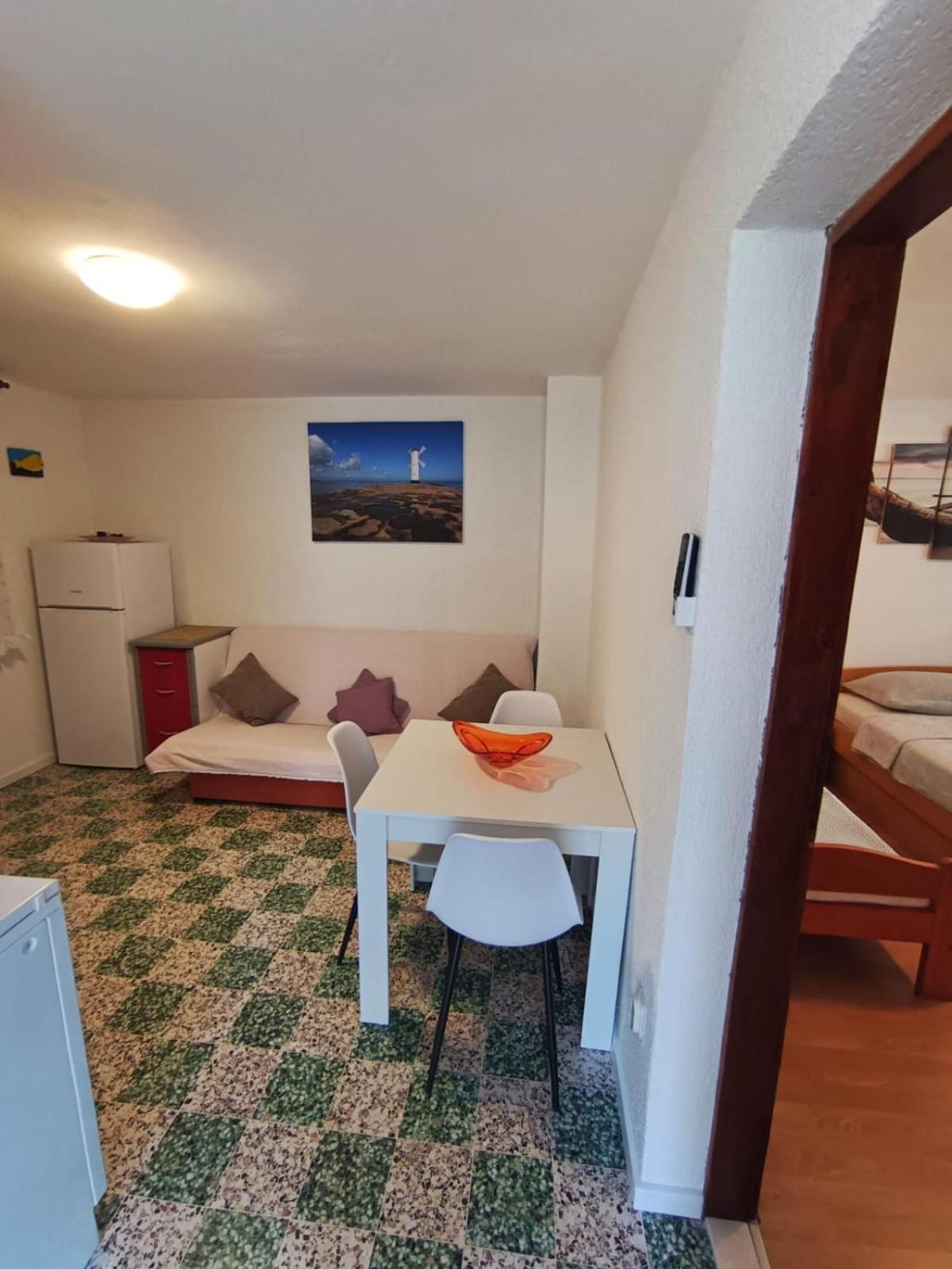 סטארי גראד Guesthouse Eljuga Family מראה חיצוני תמונה