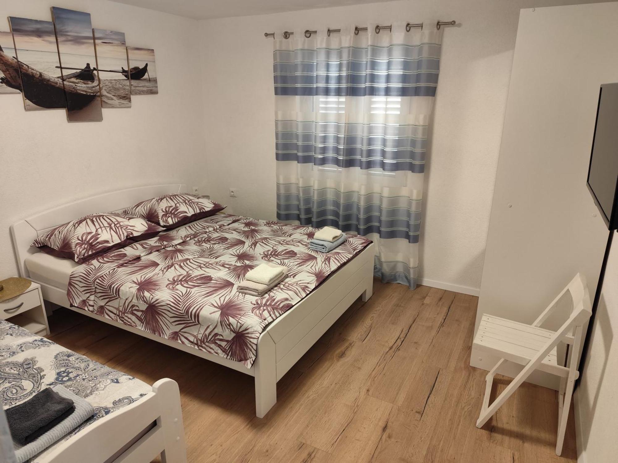 סטארי גראד Guesthouse Eljuga Family מראה חיצוני תמונה