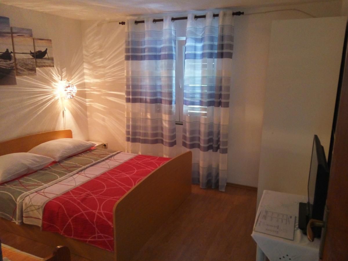 סטארי גראד Guesthouse Eljuga Family מראה חיצוני תמונה